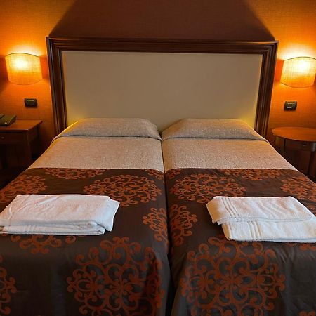 Hotel Cascina Marisa Опера Екстериор снимка