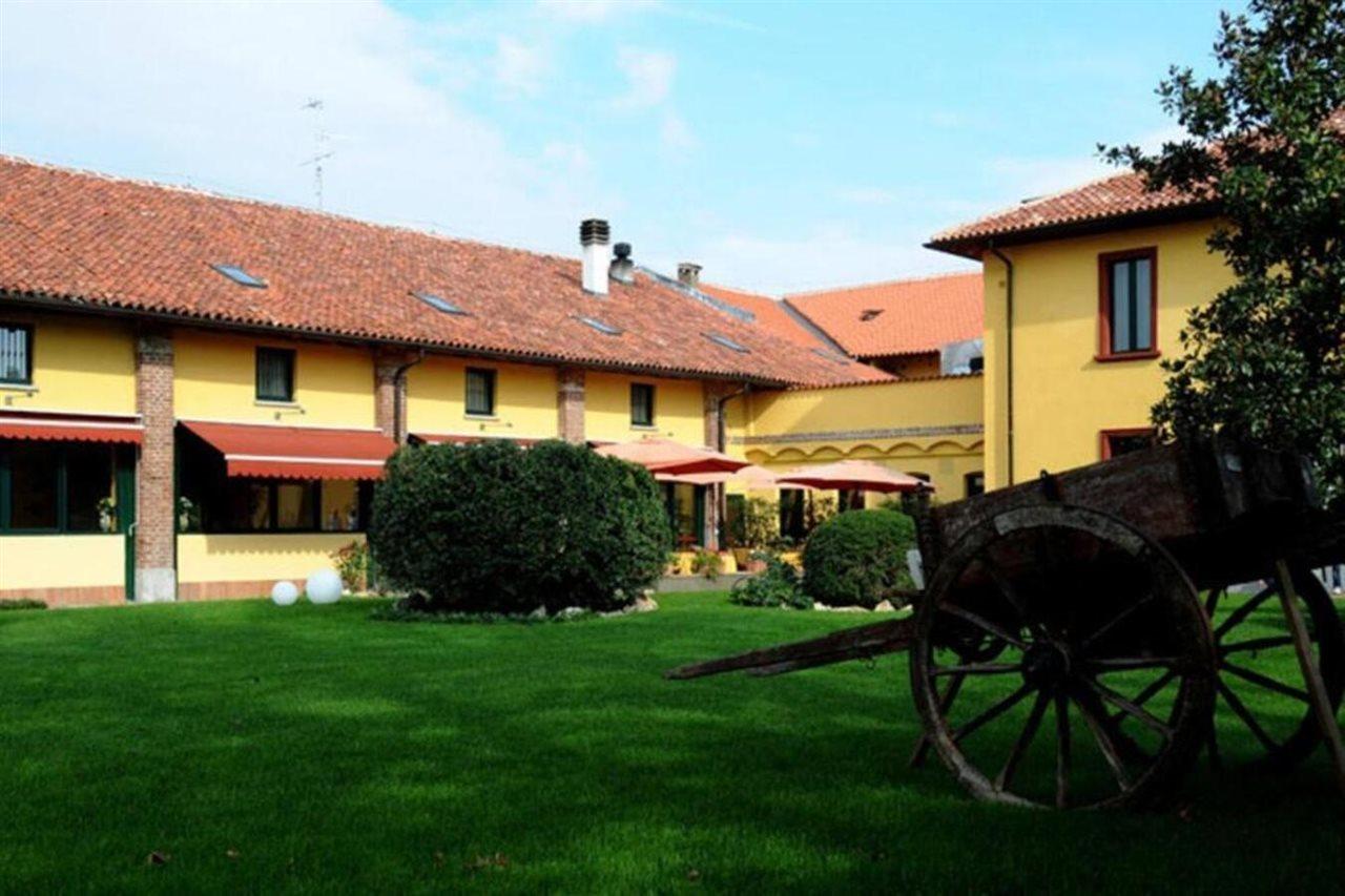 Hotel Cascina Marisa Опера Екстериор снимка