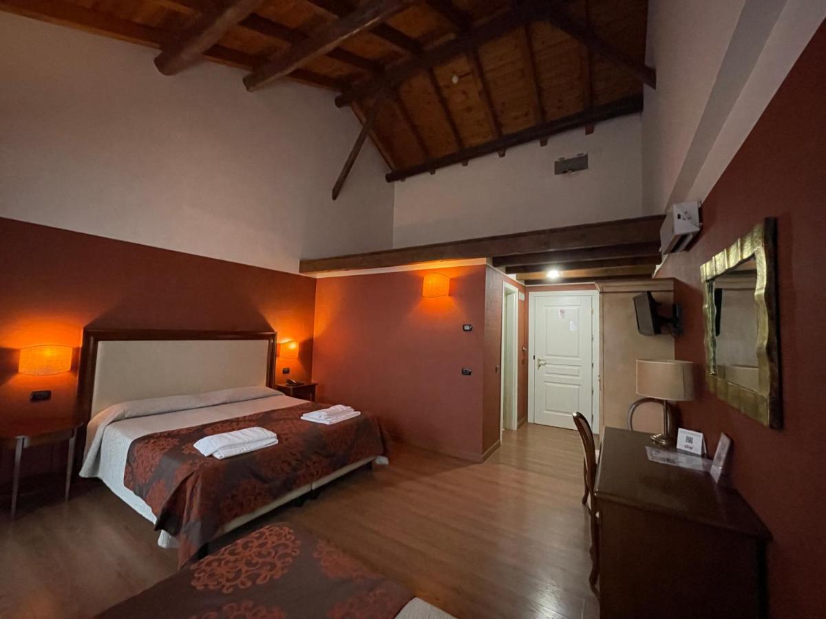 Hotel Cascina Marisa Опера Екстериор снимка