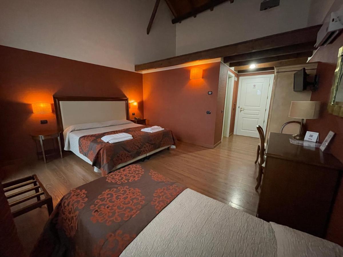 Hotel Cascina Marisa Опера Екстериор снимка